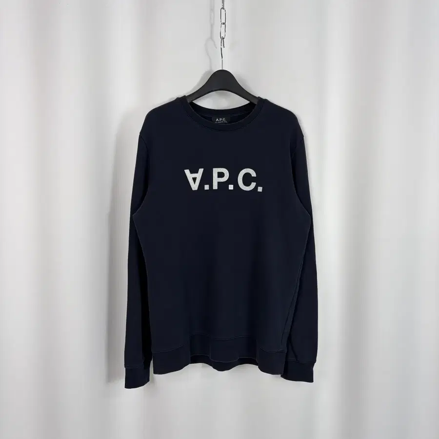 946) 아페쎄 V.P.C. 맨투맨