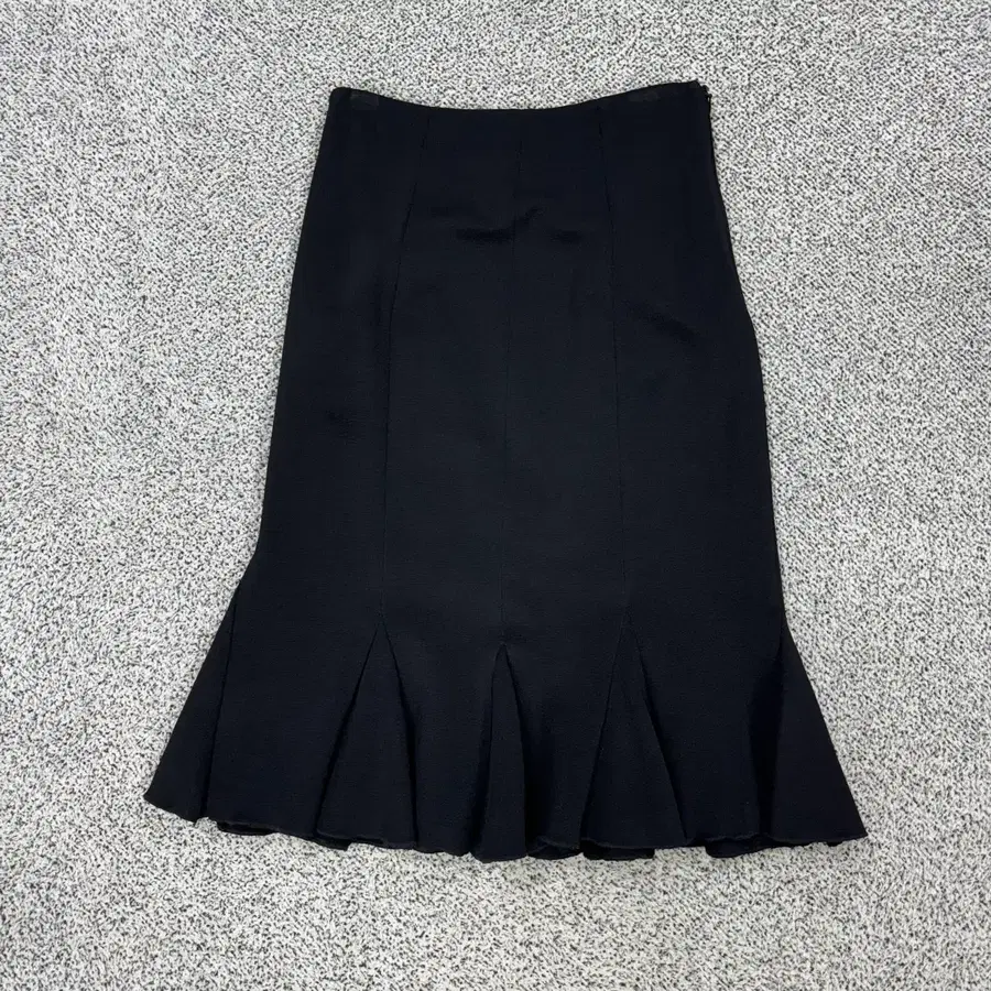 알마니 플레어 스커트