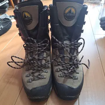 LA SPORTIVA 등산화 고어텍스 29.5cm