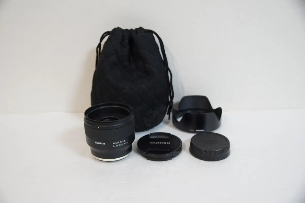 [소니용] 탐론 20mm f2.8 풀프레임(FE)용 렌즈팝니다.