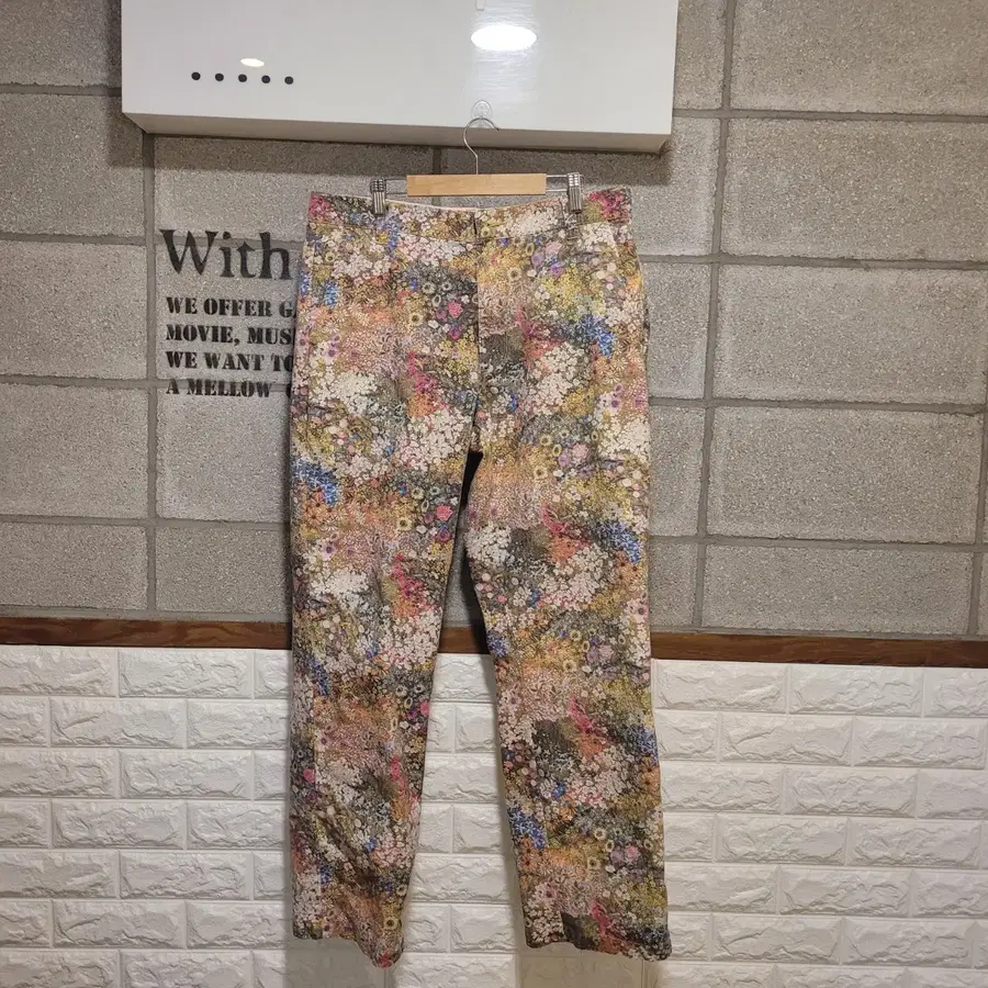 디스이즈네버댓 플라워 워크팬츠 L