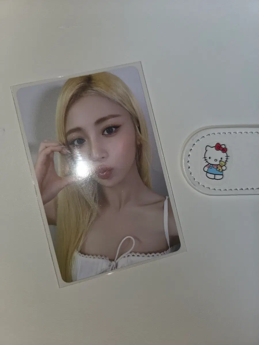 르세라핌 메이드마이나이트 허윤진 위버스 포카