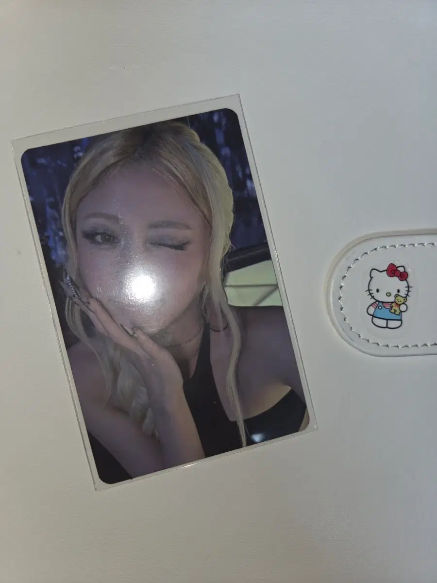 르세라핌 메이드마이나이트 허윤진 컴팩트 포카