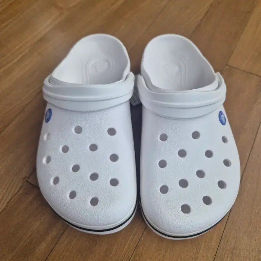 크록스 클래식 클로그 화이트