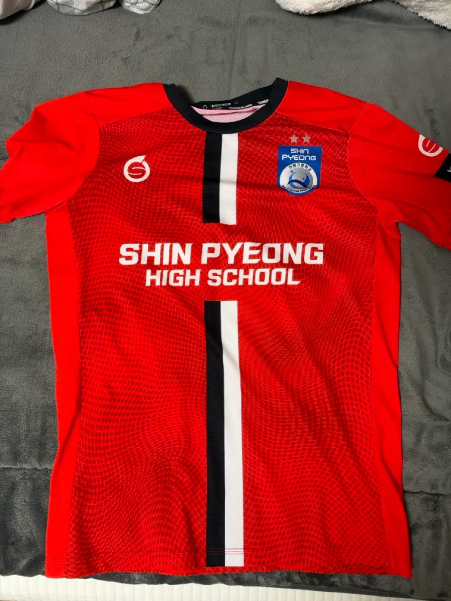 신평고등학교 축구 유니폼 붉은색
