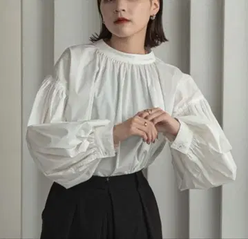 Iam 개더 볼륨 블라우스
