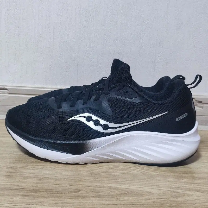 써코니 랜서3런닝화 블랙280
