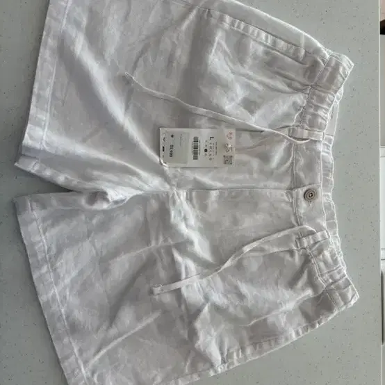 ZARA 화이트 린넨 반바지 L