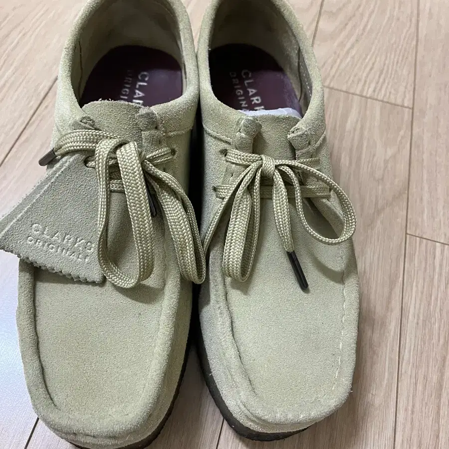 클락스 왈라비 베이지 240