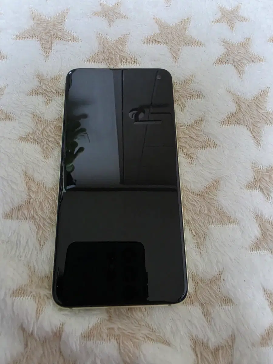 삼성갤럭시 S10e .SM-G970N. 128GB. 기스파손잔상없음.터치카메라이상없음.업데이트완료