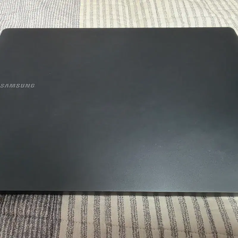 갤럭시 북3 울트라 2TB 팝니다