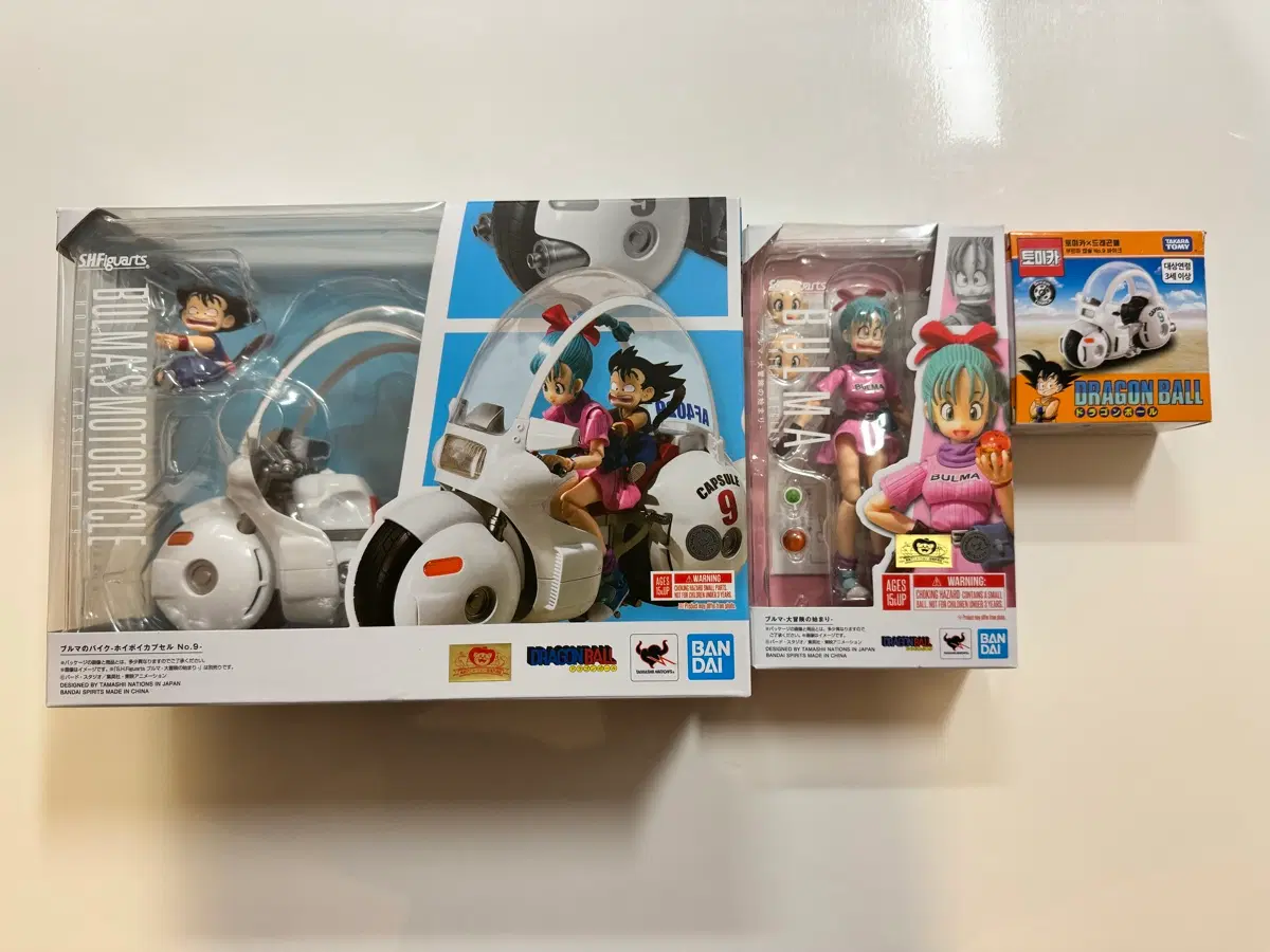 [드래곤볼] S.H.Figuarts 부르마 & 호이포이캡슐 No.9 바이크 + 토미카 세트