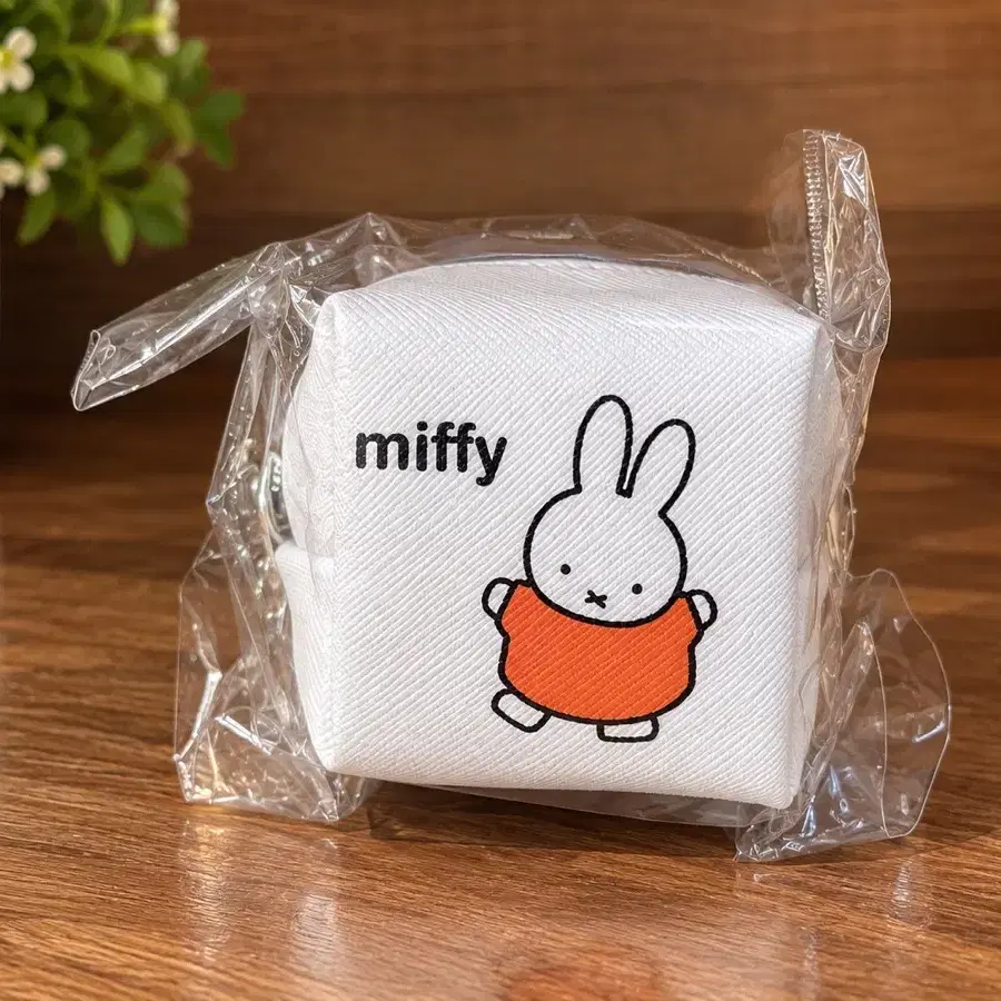 미피 미니 파우치 키링 (새상품 미개봉 / 택 포함)