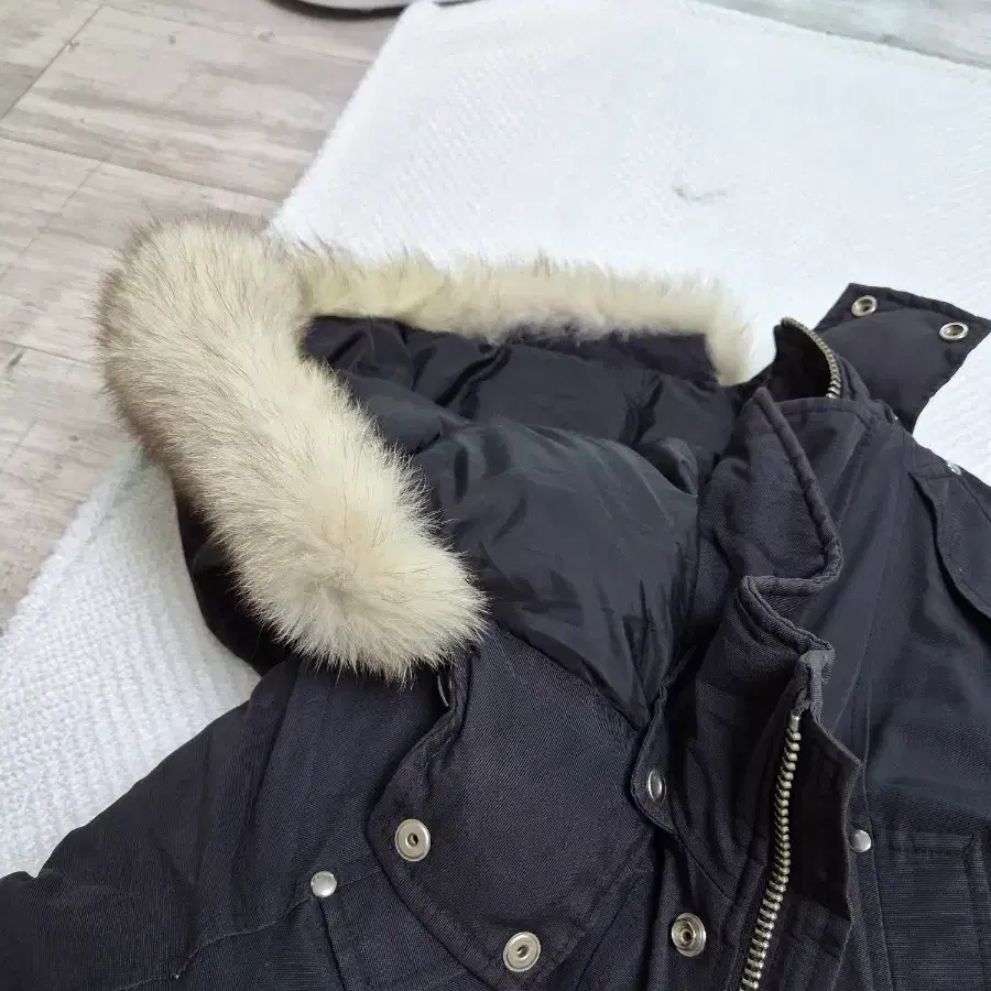 무스너클패딩 판매합니다