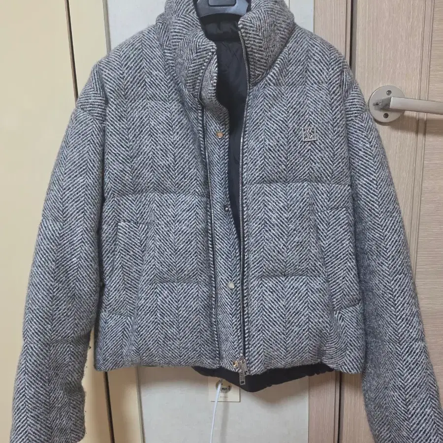 우영미 25fw 헤링본 패딩 48사이즈