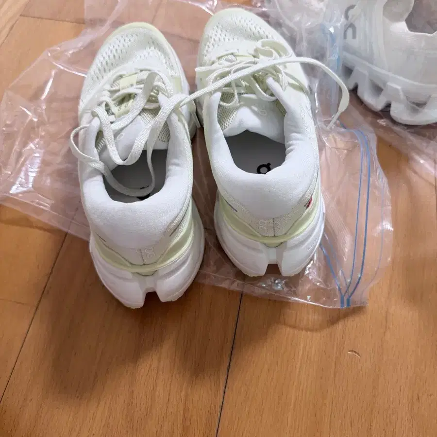 온 클라우드 러닝화