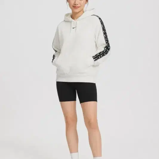 여S/나이키 스우시 테이핑 후드티