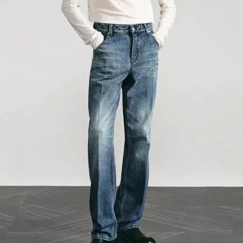 엘무드 오프 더 런웨이 플레어 데님 미드 블루 46 <택포>