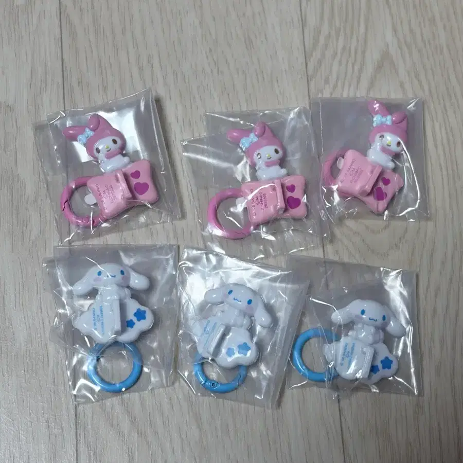 산리오 키링 걸이 휴대폰 행거 가챠