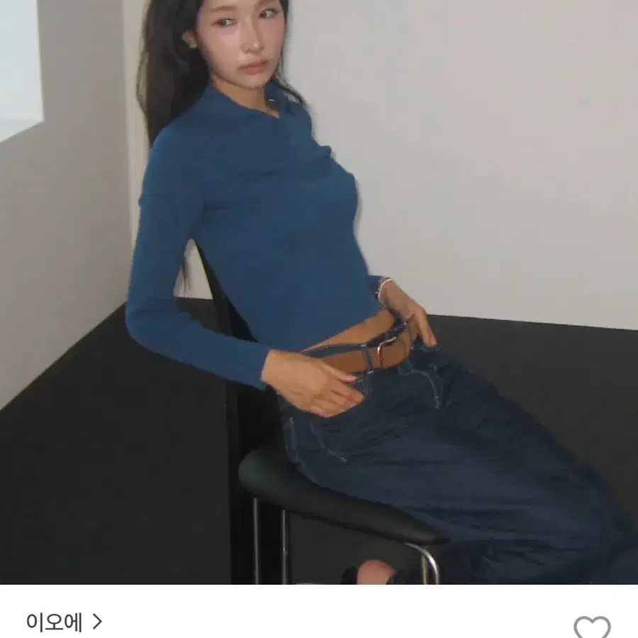 이오에 칼라 슬림 니트 블루