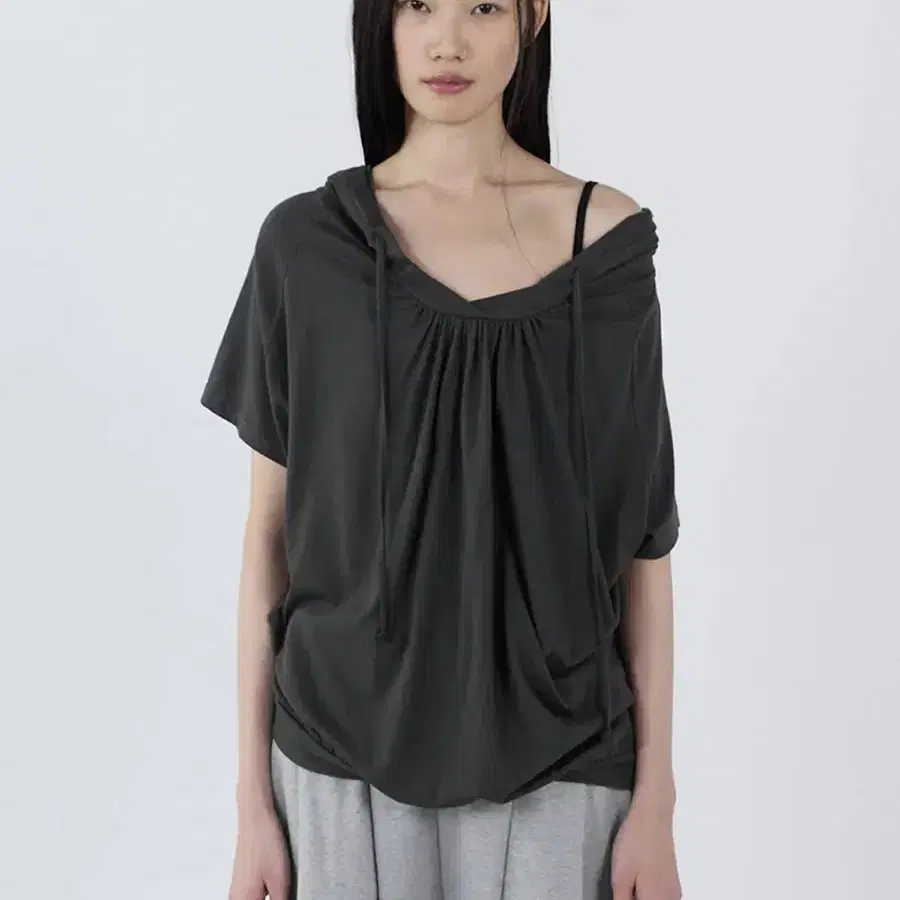 세릭 cerric Loose Hooded Top _ Charcoal