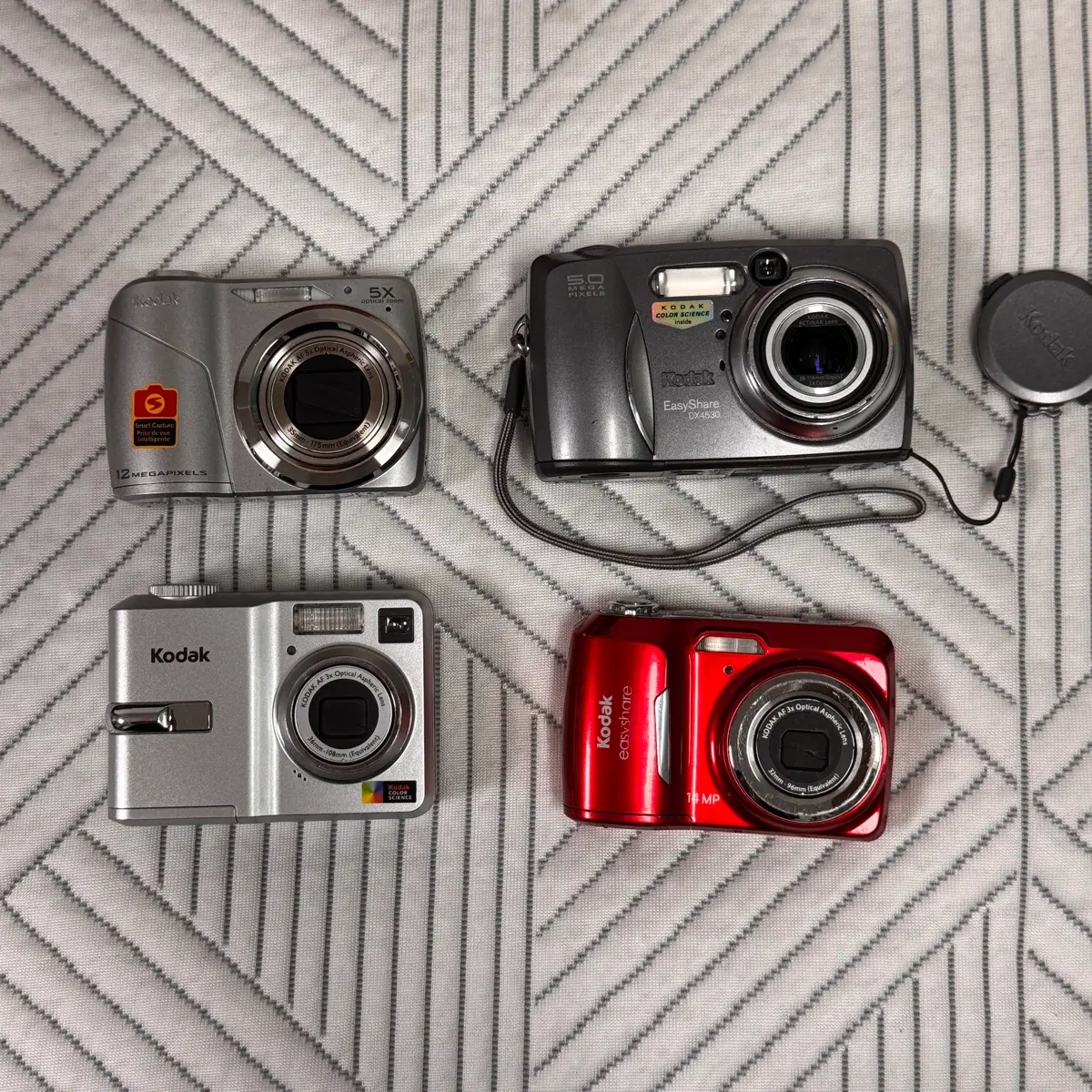 [일괄판매] 고장* 코닥 디지털카메라 이지쉐어 고장품 (c1530, c190, c633, dx4530)