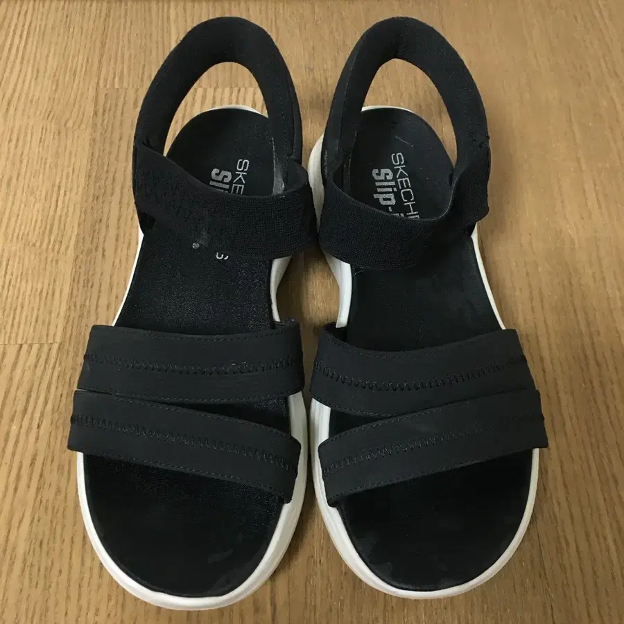 25SS 스케쳐스 베이퍼폼 쿠셔닝 샌들 240