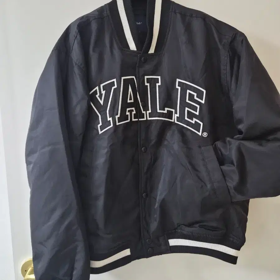 YALE 블루종 자켓 블랙