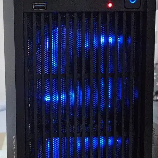 i5 6600 h110 8g ssd 250g gtx1060 6g 600w 본체 팝니다.
