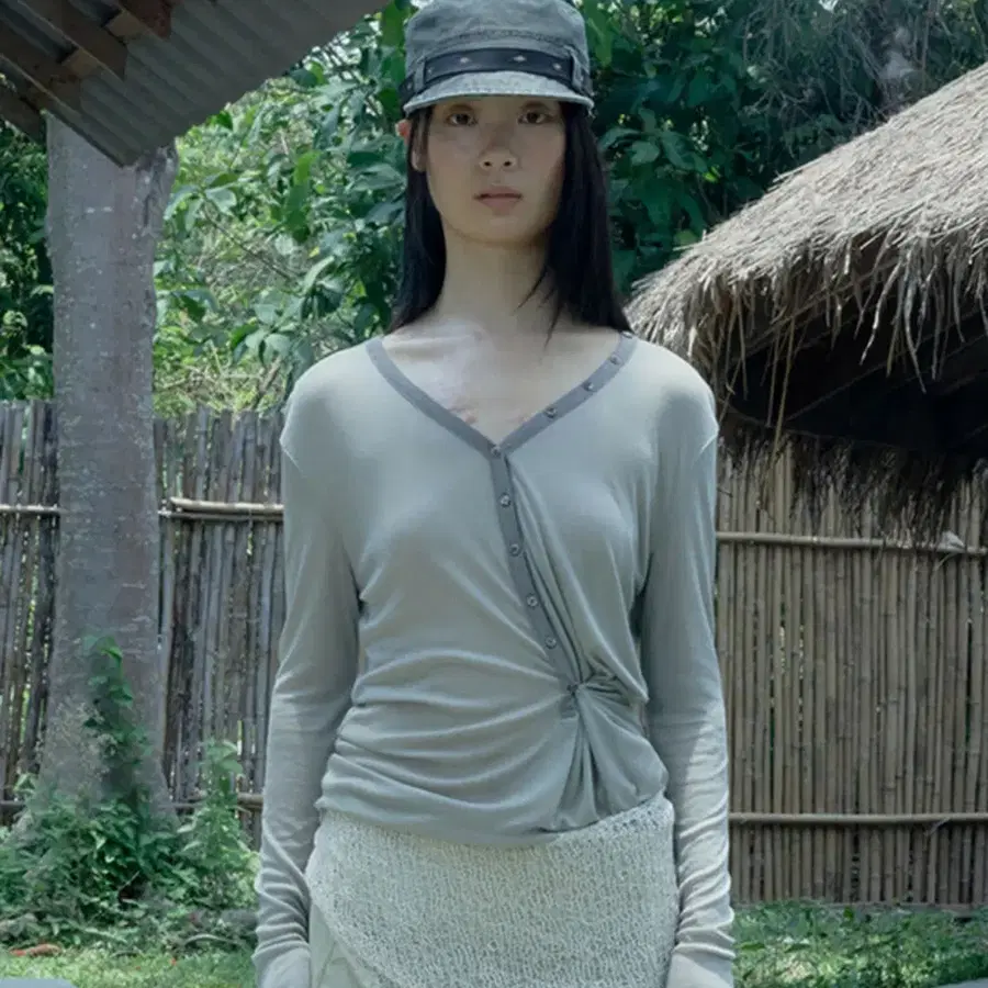 Verso Henley V-neck Top /dusty olive
