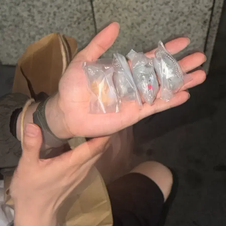 춘식이 허그 마그넷 키링(회색냥, 치즈냥) | 키링, 키케이스