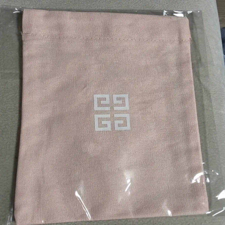 지방시 파우치 핑크