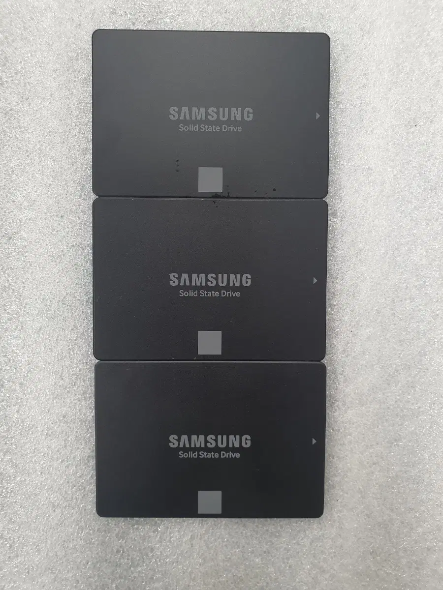 컴퓨터 저장장치 삼성 75O EVO 2.5인치 SSD 250GB 3개 일괄