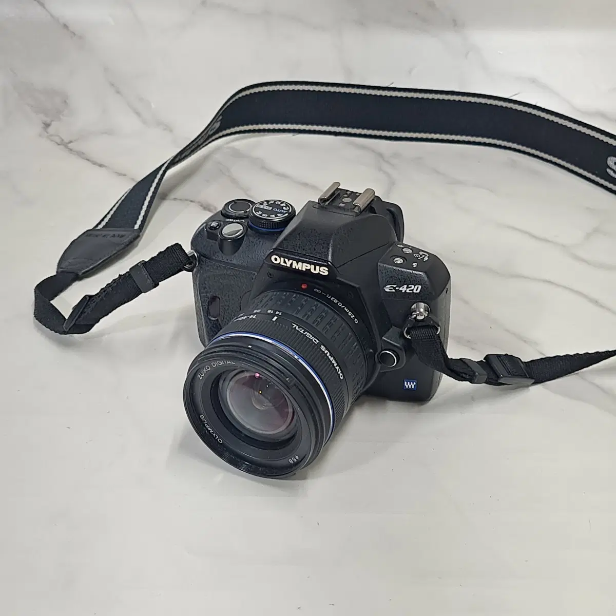 상태좋은 올림푸스 E-420 바디 / Zuiko 14-42mm 렌즈