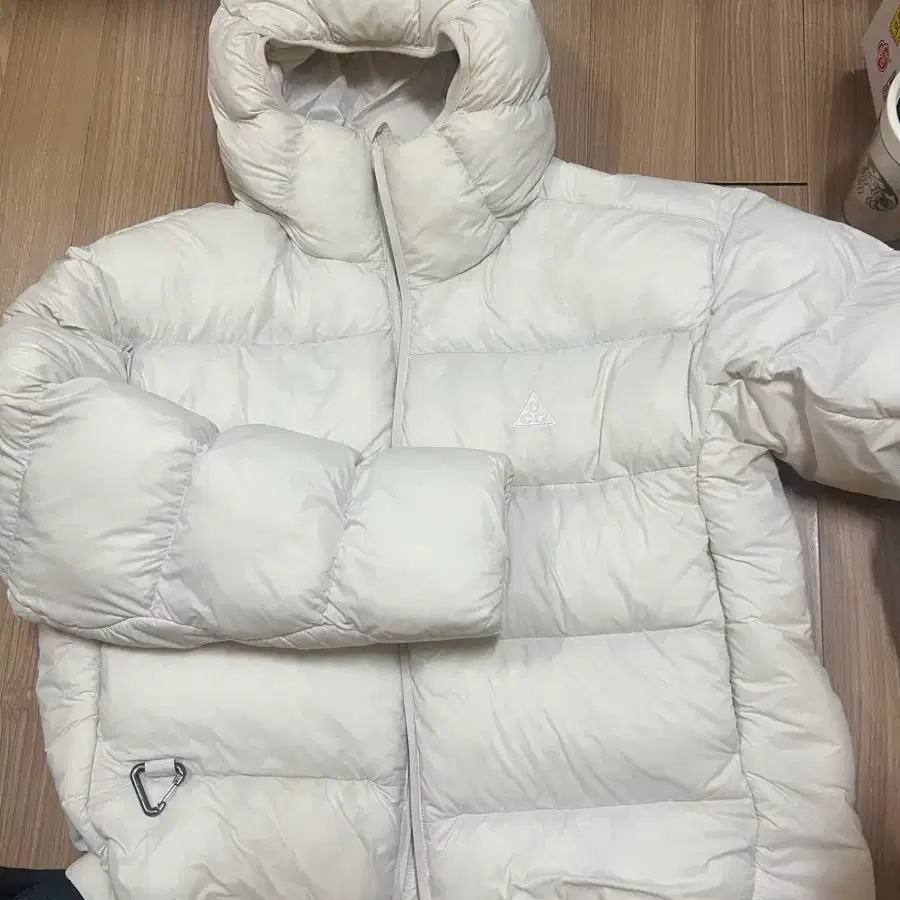 나이키 루나레이크 패딩 오트밀 화이트 XL