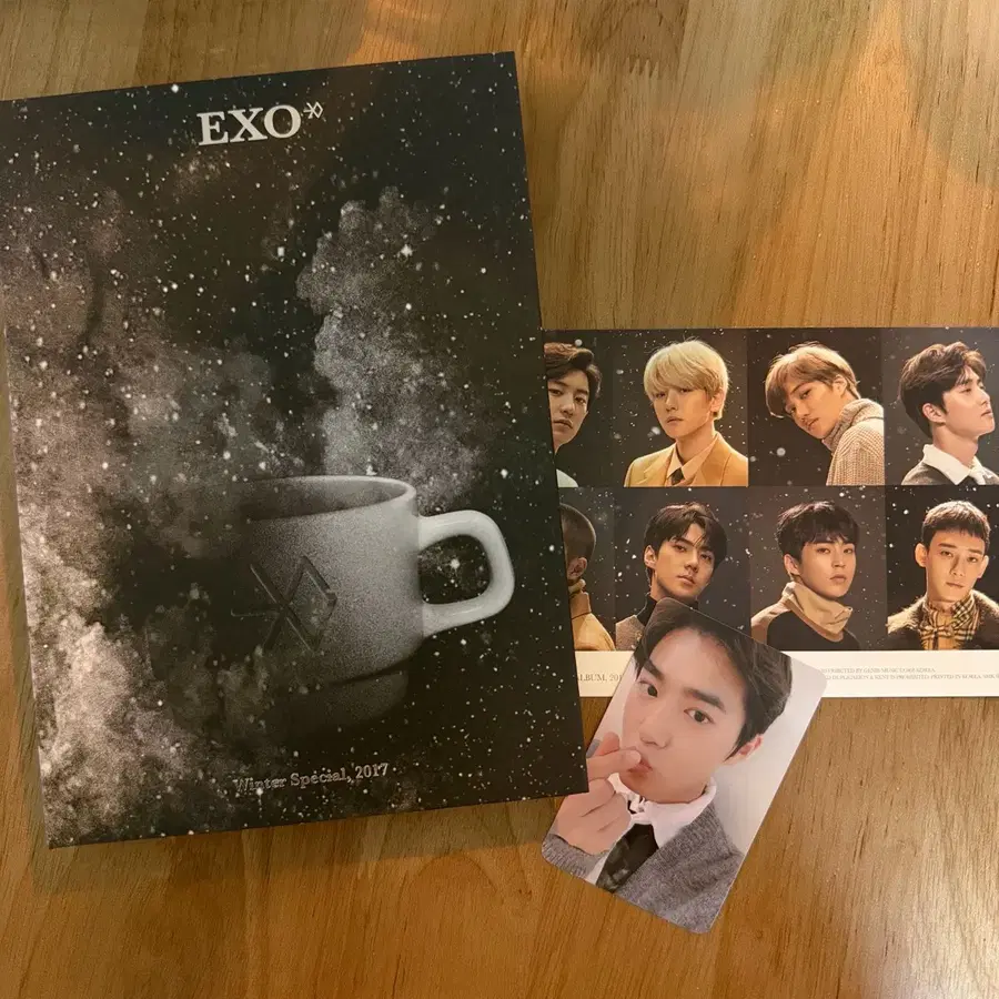 EXO 윈터스페셜 2017 앨범 (수호 포카)