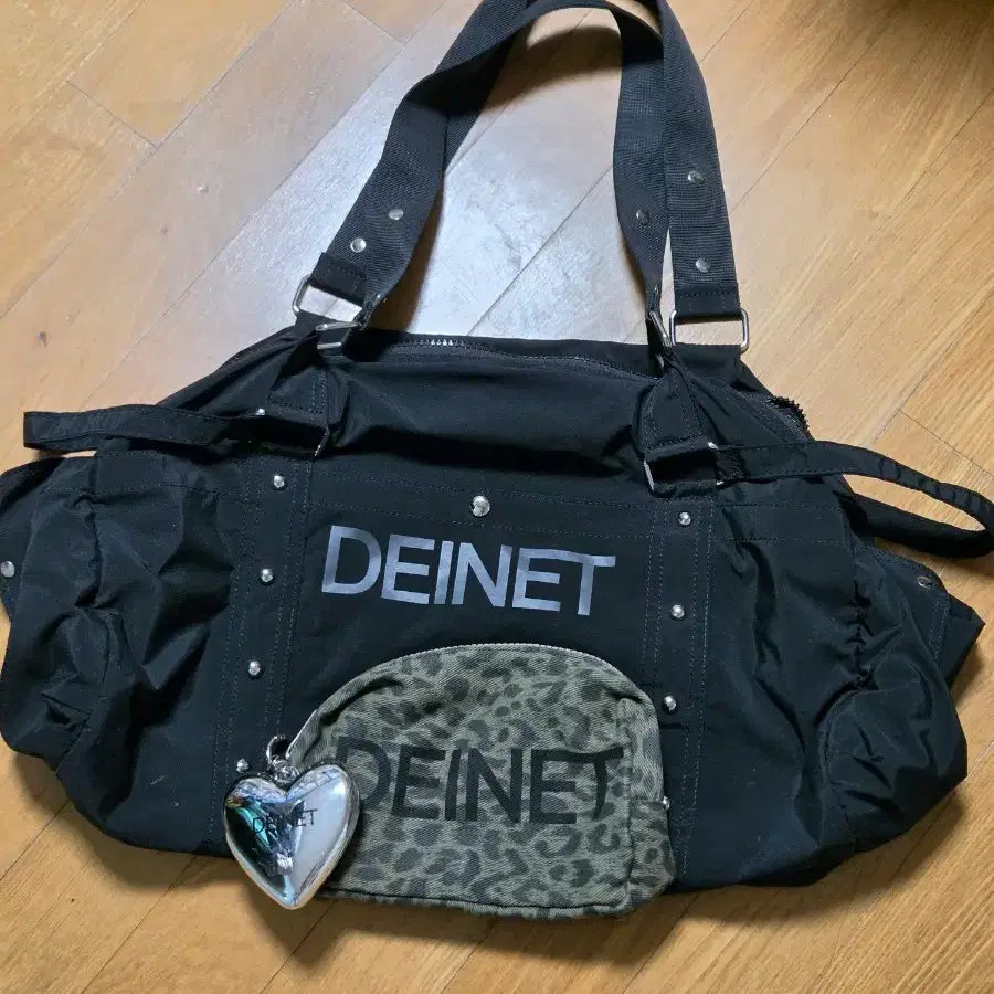 다이닛 더플백 블랙 다이닛 파우치,거울키링