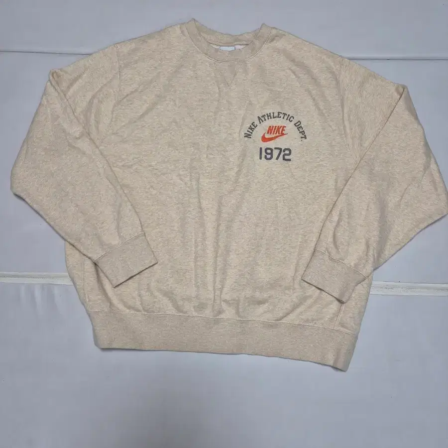 나이키 애슬레틱  덥트 1972기모맨트맨(115)