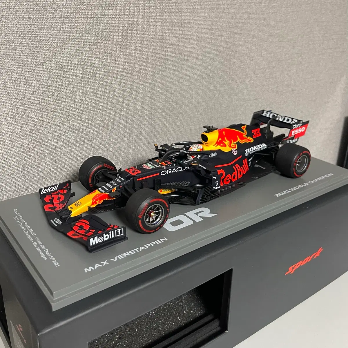 1:18 f1 다이캐스트 스파크 레드불 rb16b 아부다비gp / 막스 베르스타펜