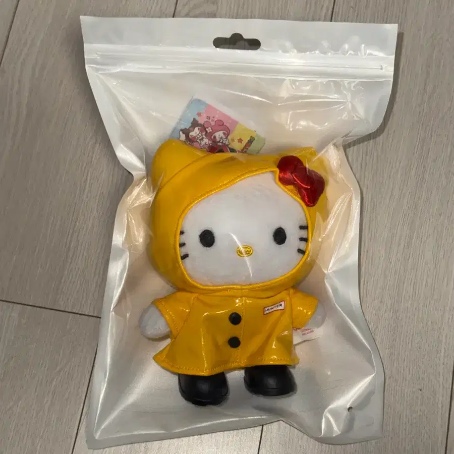 산리오 헌터 우비 헬로키티 키링