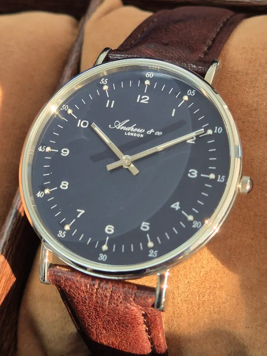 새상품. Andrew & co 가죽시계 40mm