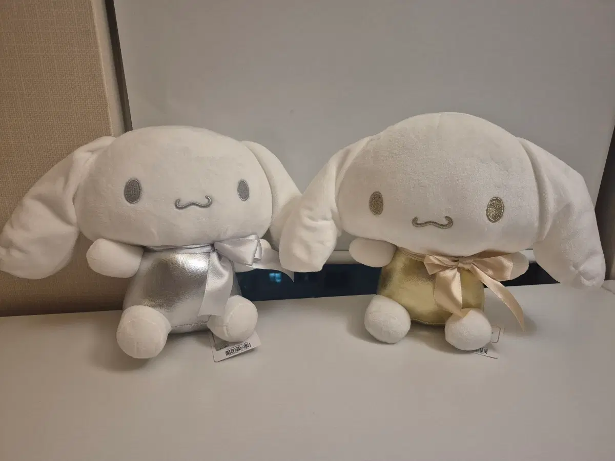 산리오 키티 시나모롤 폼폼푸린 실버/골드 판매해요!