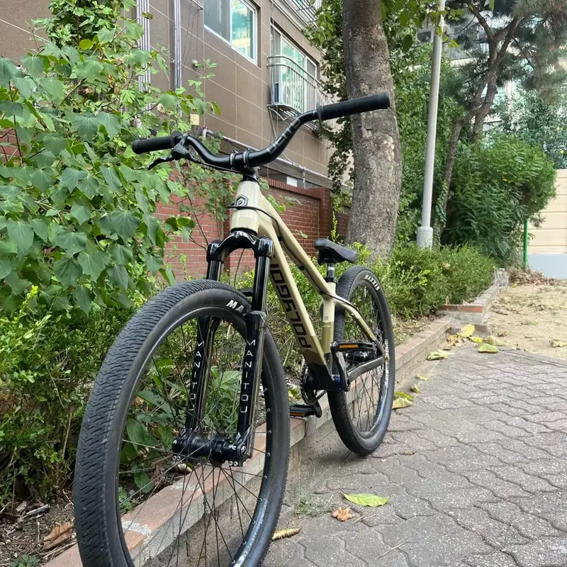 폴리곤 어반 팝니다 휘기 매물이에요