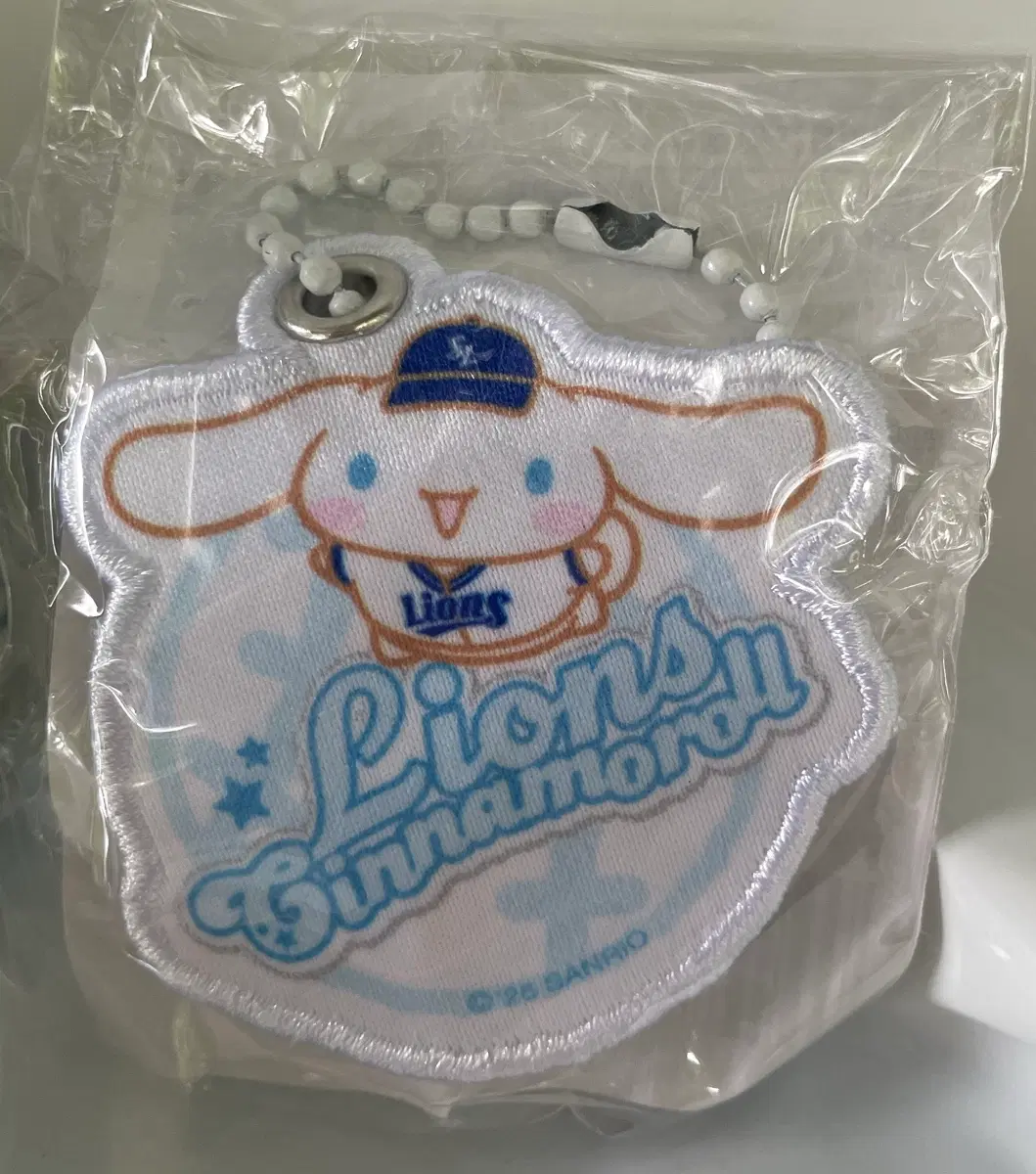 삼성라이온즈 시나모롤 랜덤 가챠 와펜 키링 메탈 뱃지 핀뱃지 야구공
