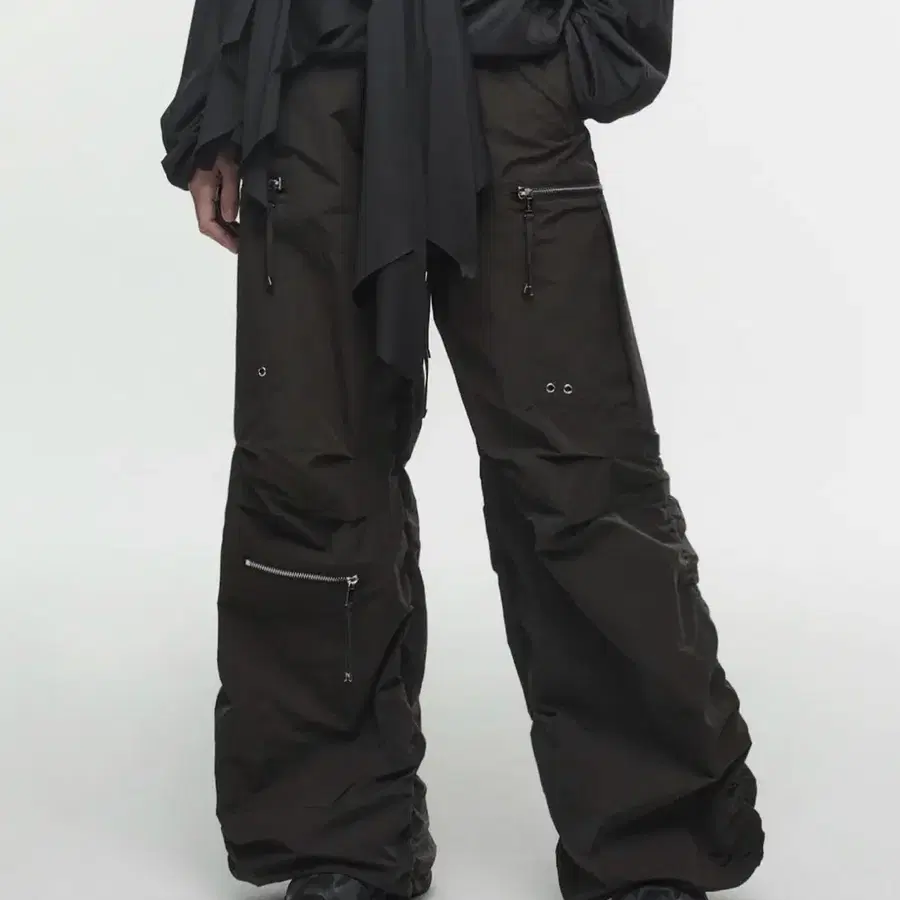 나체 (NACHE) PUCKERING JOGGER PANTS (UNISEX) CHARCOAL 피커링 조거 팬트 차콜