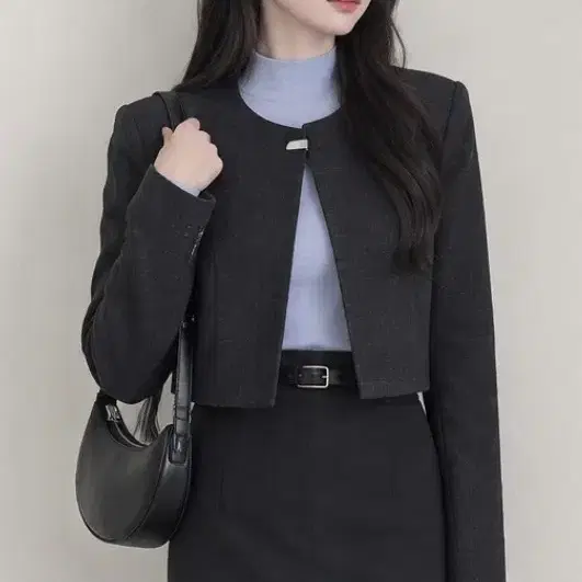 에잇세컨즈 크롭 자켓