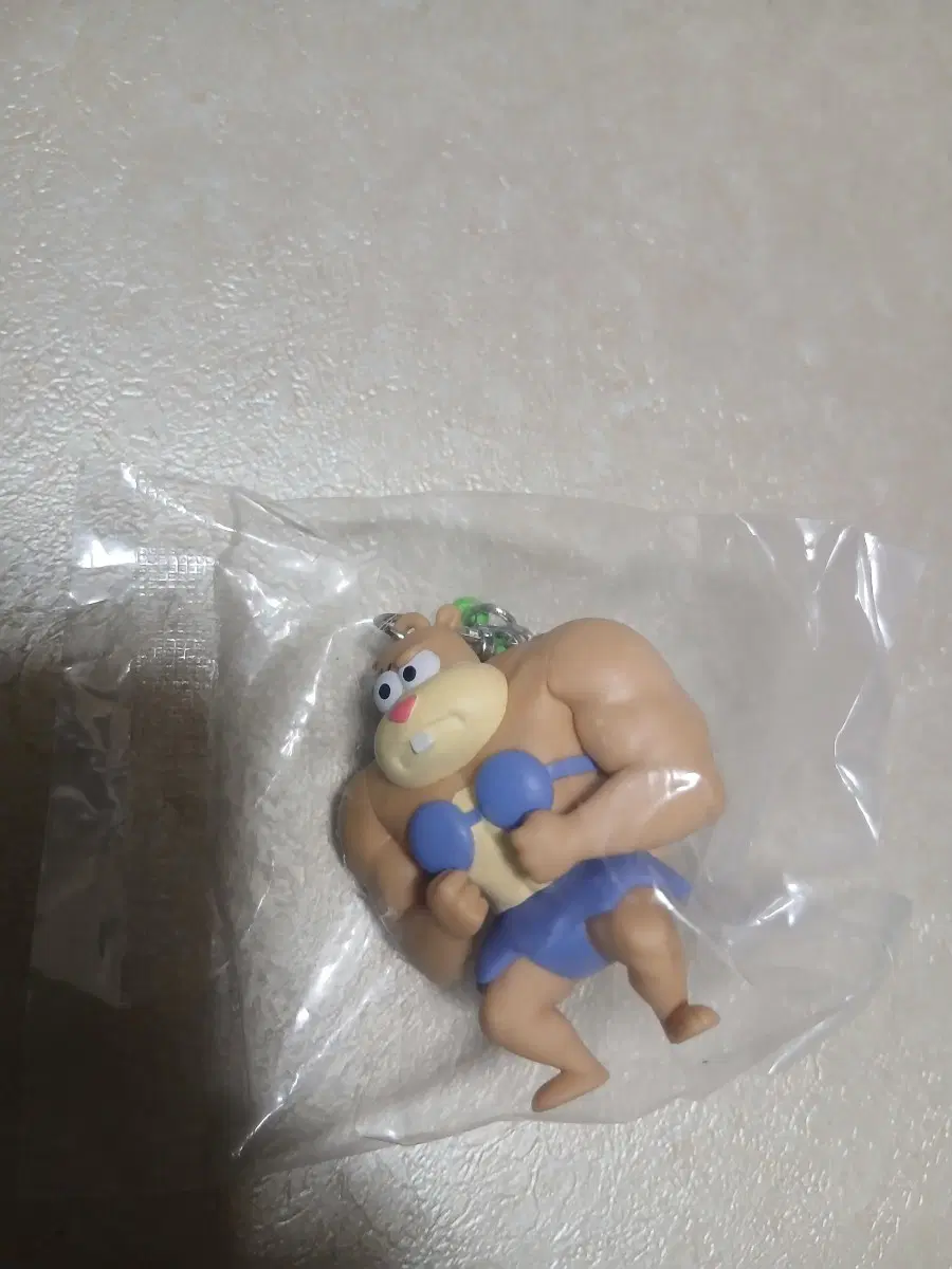 스펀지밥 뚱이 근육 피규어 키링