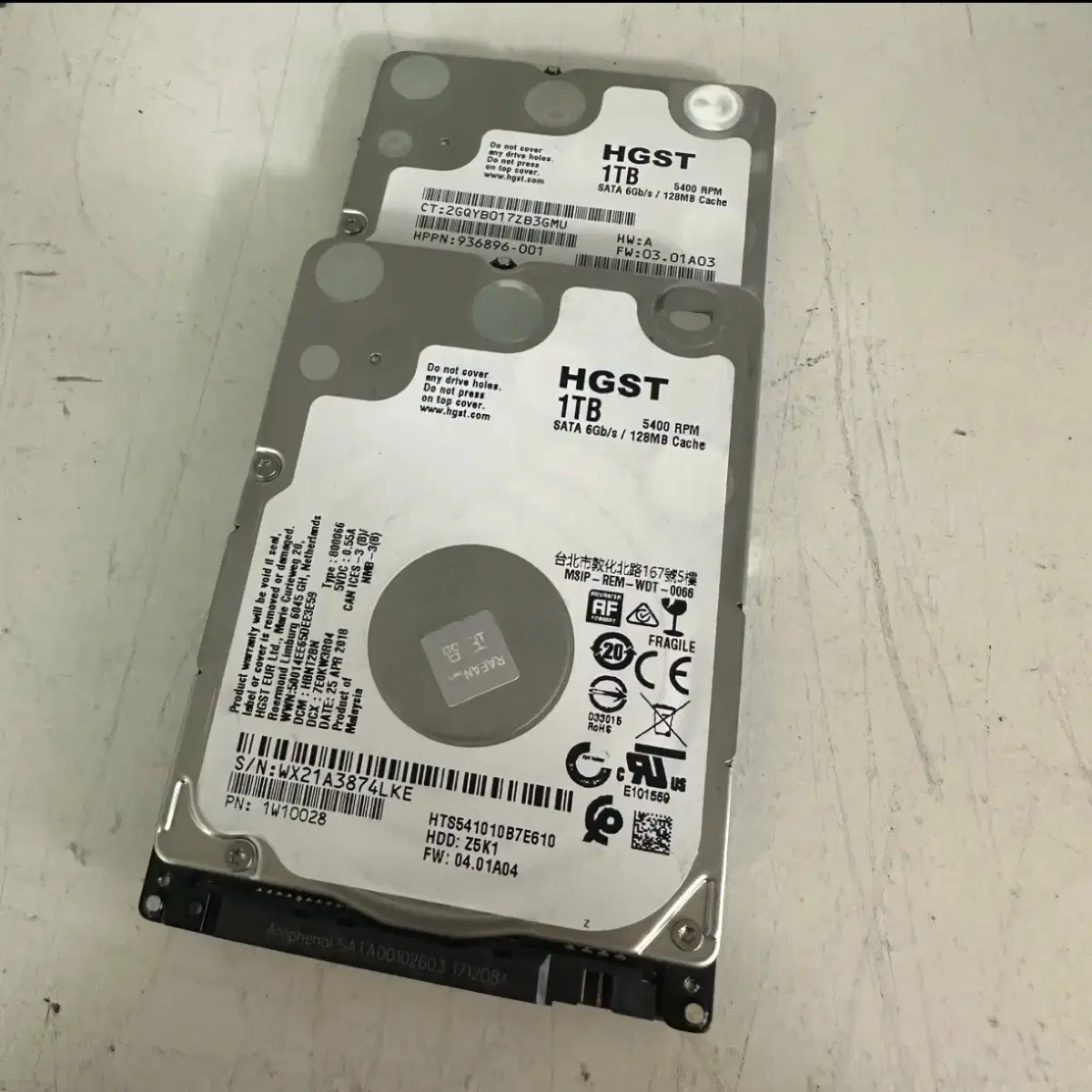 슬림형 HGST 1TB HDD 2.5인치
