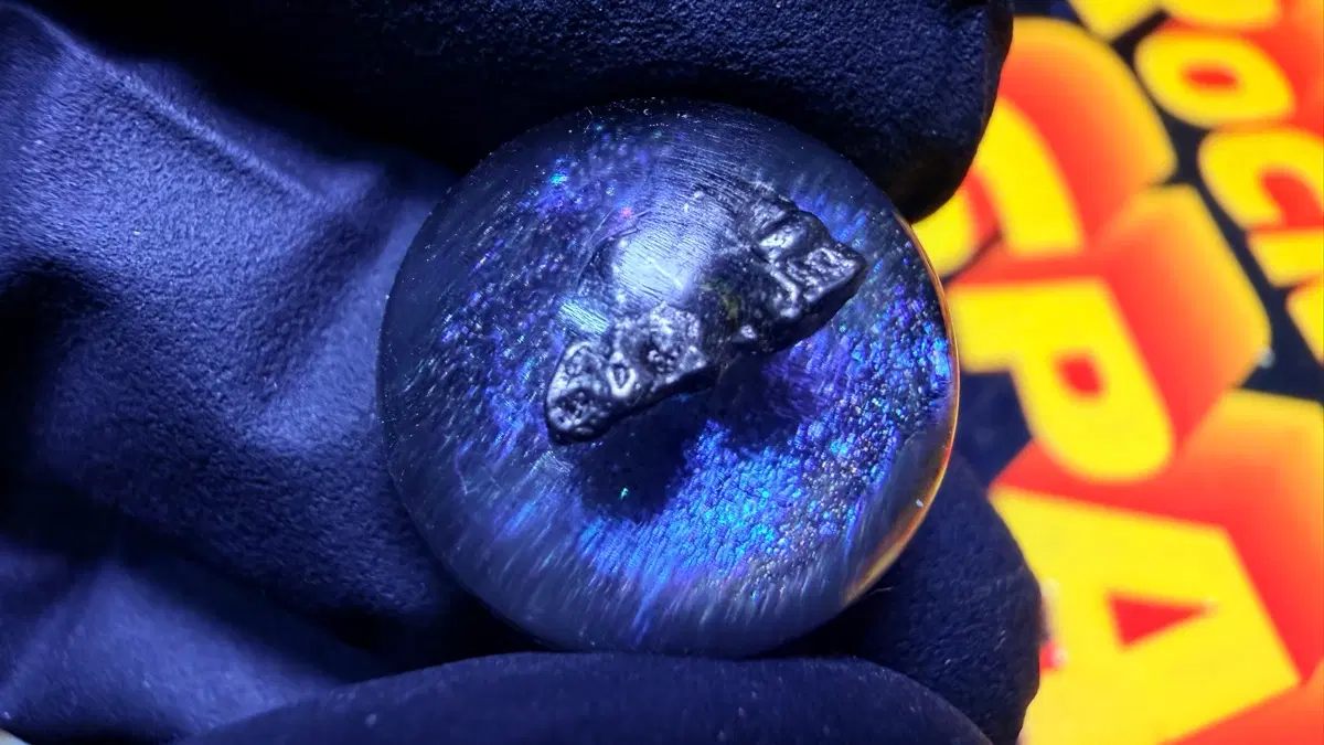 No.6355 스페이스 철운석 프리미엄 레진펜던트 제작용 7.6ct