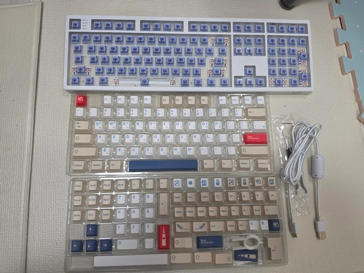커스텀 기계식키보드 cox 콕스 cs108하우징 + 에그스톤축 + 두유체리 키캡
